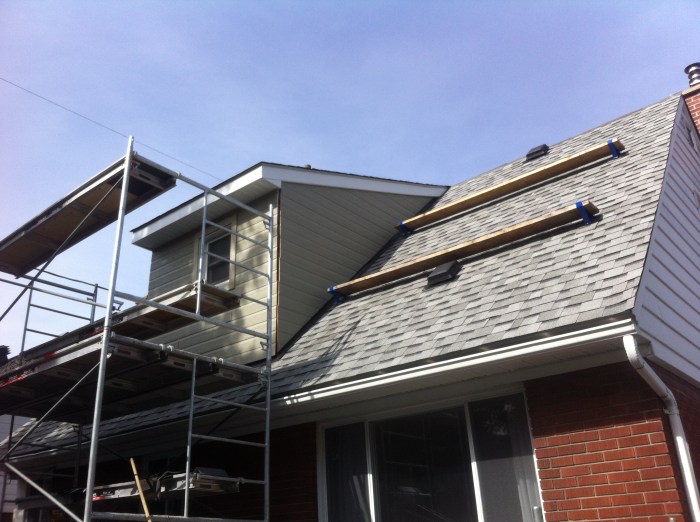 Roofing and Siding Color Combinations for a Stunning Exterior Roofing and Siding Color Combinations for a Stunning Exterior